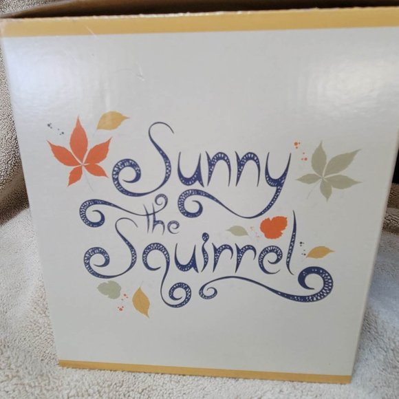 Sunny the Squirrel Scentsy Buddy with Scent Pak and Book - Rare, Hard to Find - Picture 5 of 8